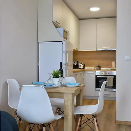 Relax Center & Free Parking Apartment